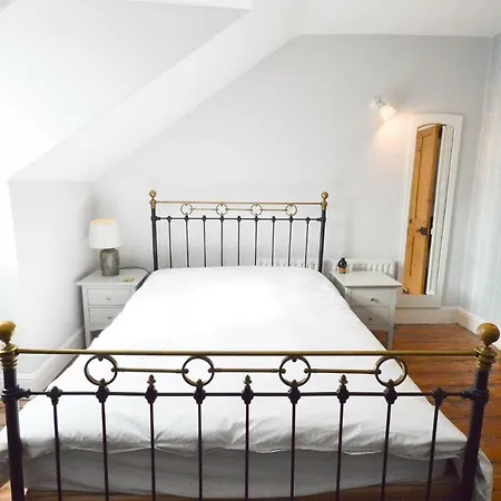 Stunning Victorian With Private Garden Bristol