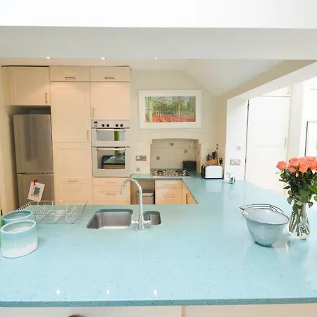 Stunning Victorian With Private Garden Holiday home *