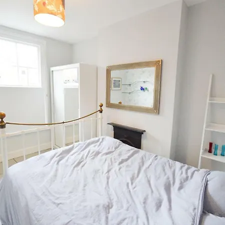 Stunning Victorian With Private Garden Bristol